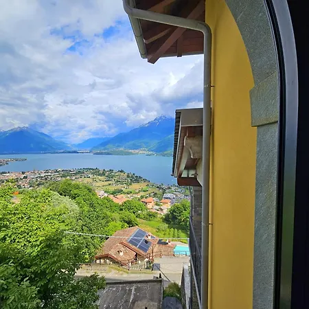 Casa Loro, - Di *